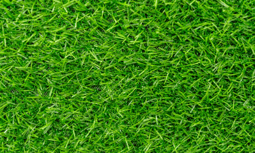 gramado sintético verde em Maricá